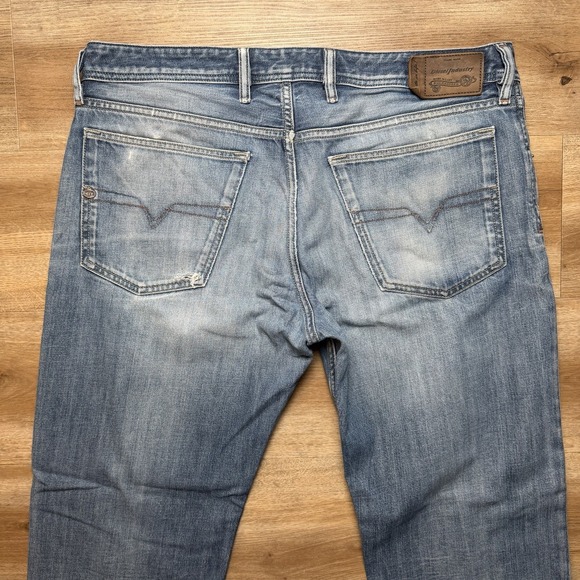 Diesel Waykee Jeans Men 36x30 Blue Straight Leg Medium Wash Faded Denim 0806U - Picture 4 of 16